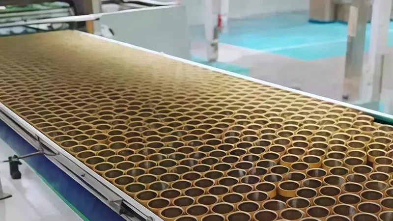 جهاز تكديس العلب الفارغة مزود بوحدة تحميل تلقائي لألواح فواصل بين الطبقات على المنصات