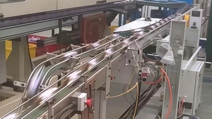 معداتنا في خط إنتاج علب وعبوات معدنية للمشروبات