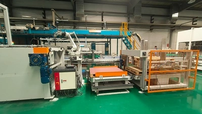 خط معالجة ومناولة علب المواد الغذائية والمشروبات