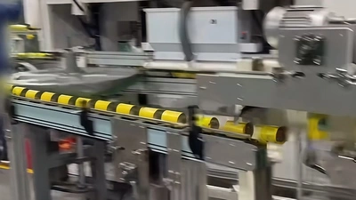 خط معالجة ومناولة علب المواد الغذائية والمشروبات