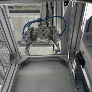 نظام تغذية الصفائح بشكل أوتوماتيكي (روبوت ذكي لتغذية الصفائح المعدنية في خط الإنتاج)