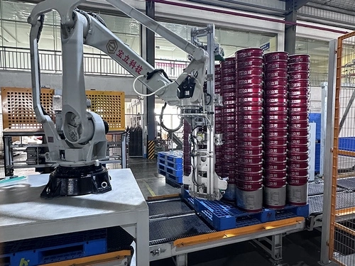 نظام تكديس الروبوتي لعلب الدهان والطلاء